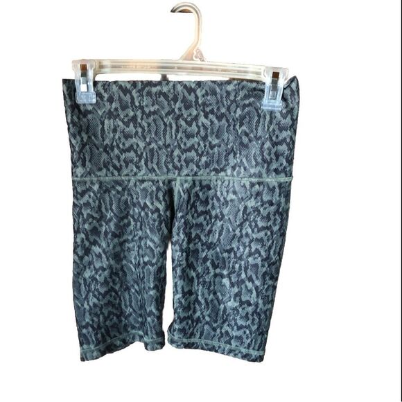 Old Navy Active Powersoft High Waisted Bike Shorts Snakeskin Print - S - Picture 1 of 10